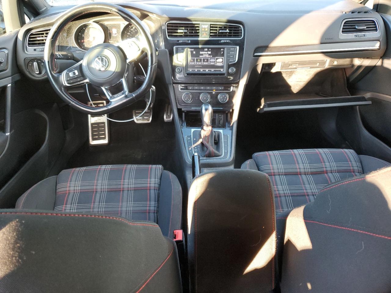 2016 Volkswagen GTI - Image 8