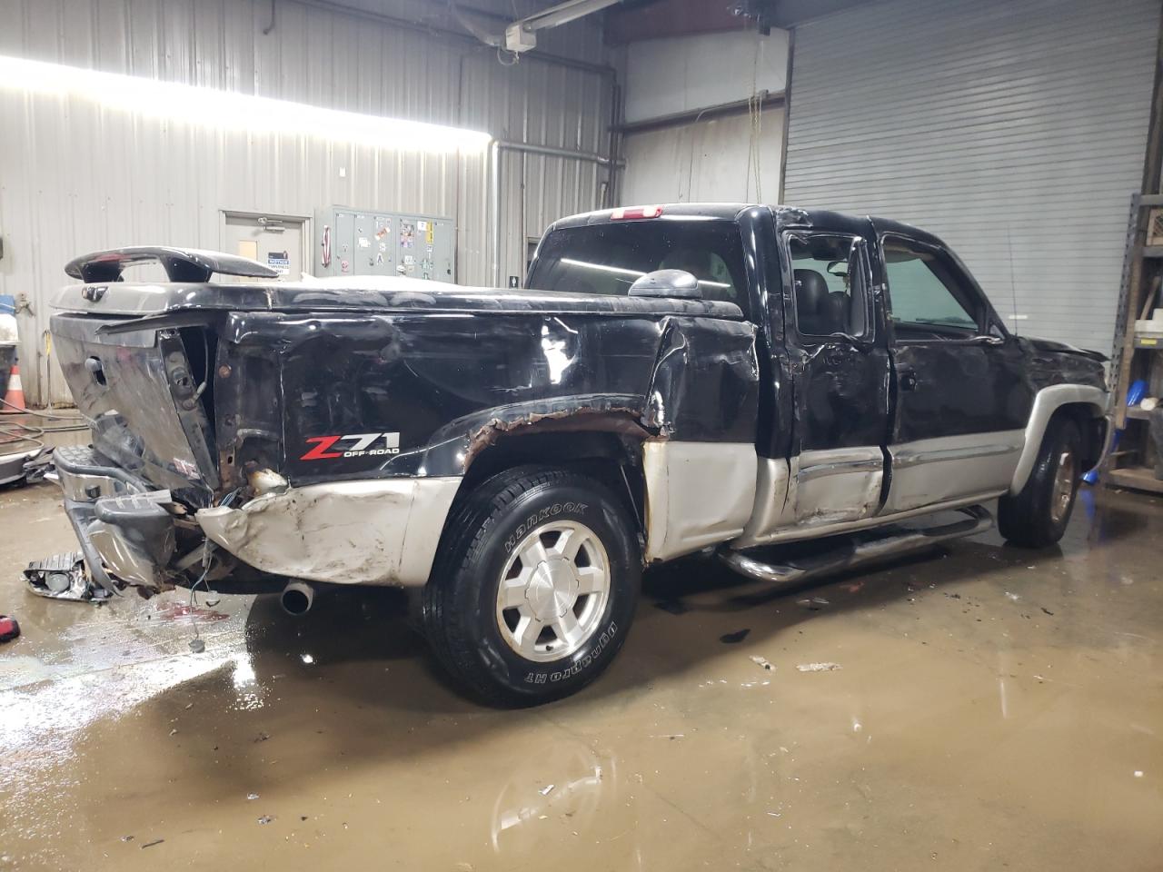 2006 GMC Sierra - Image 3