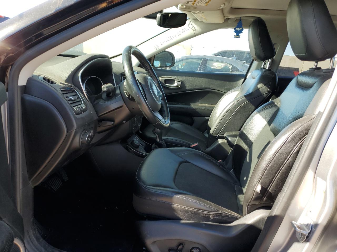 2018 Jeep Compass - Image 7