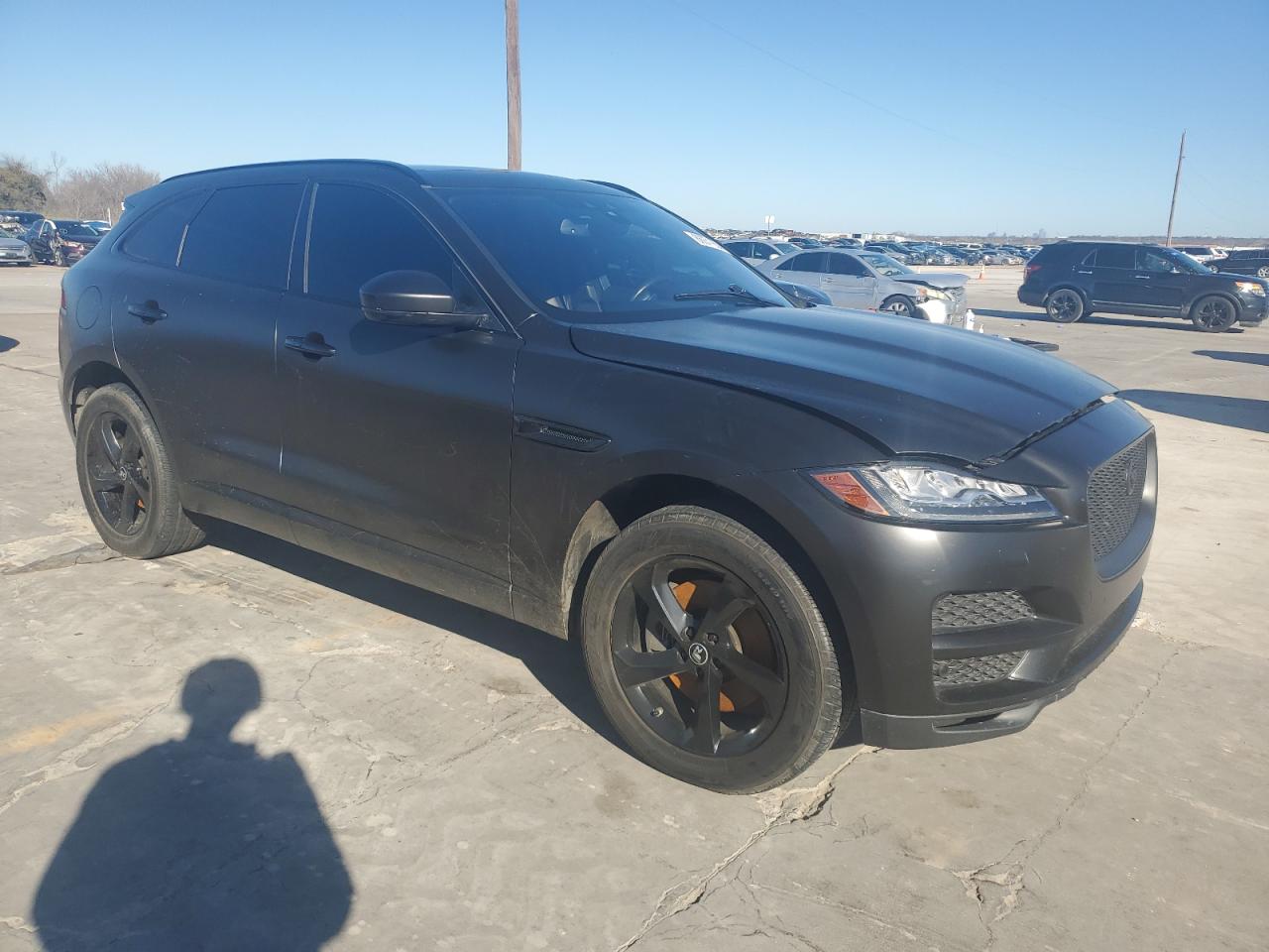 VIN SADCL2BV5HA899795 2017 JAGUAR F-PACE no.4