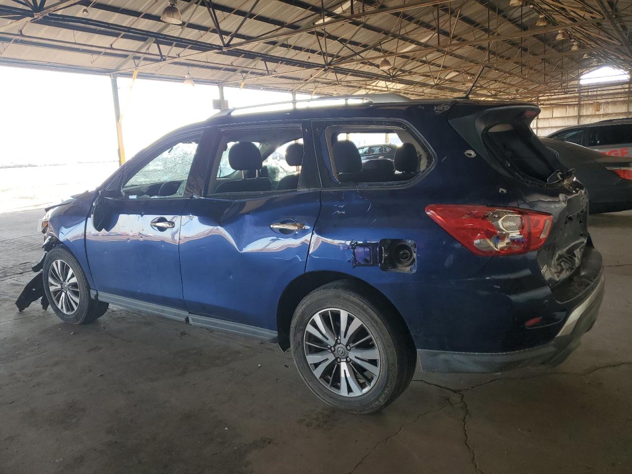 2018 Nissan Pathfinder - Image 2