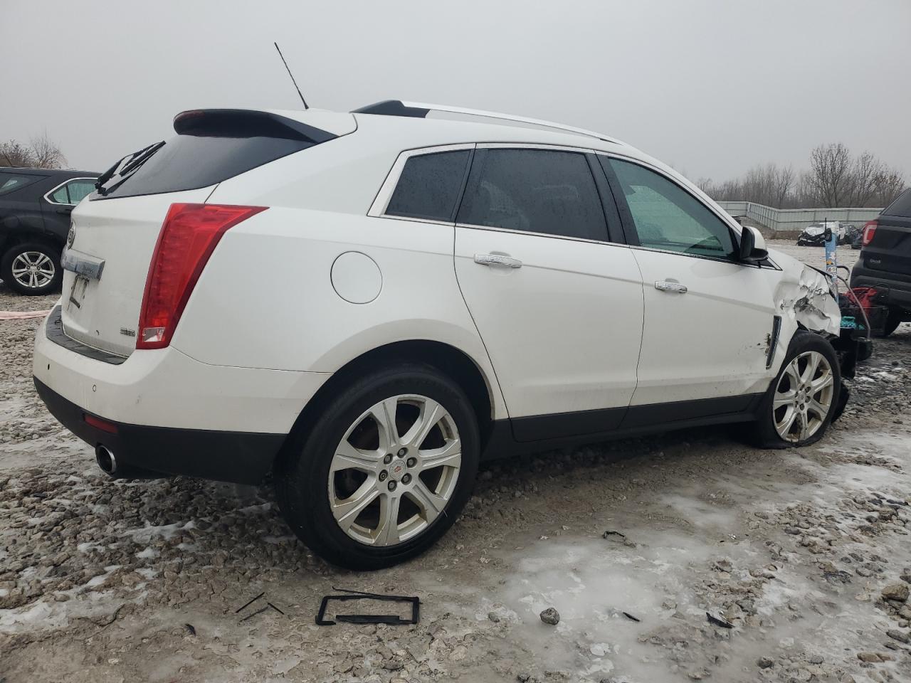 VIN 3GYFNCE37GS511153 2016 CADILLAC SRX no.3