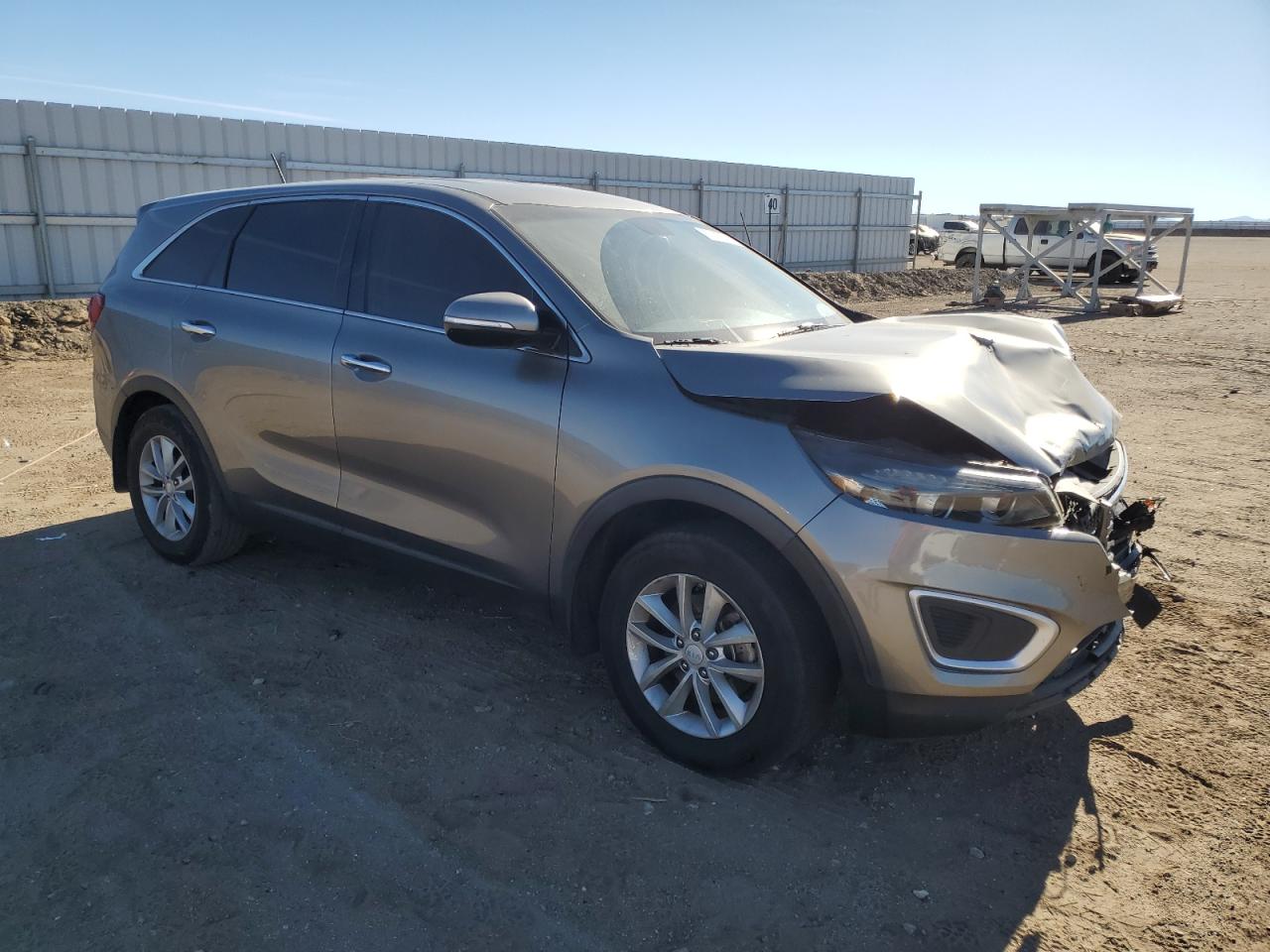 VIN 5XYPG4A38GG186515 2016 KIA SORENTO no.4