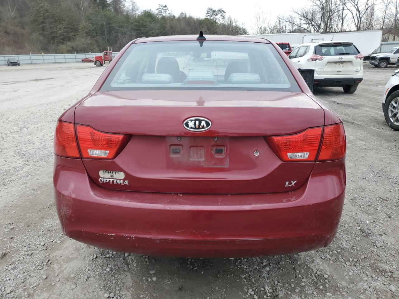 2009 Kia Optima Lx VIN: KNAGE228095301847 Lot: 81889204