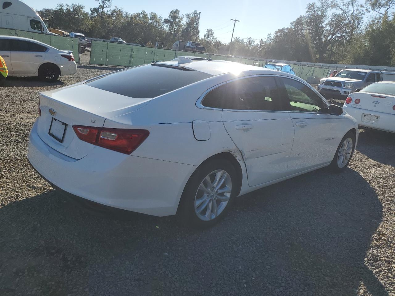 2016 Chevrolet Malibu - Image 3