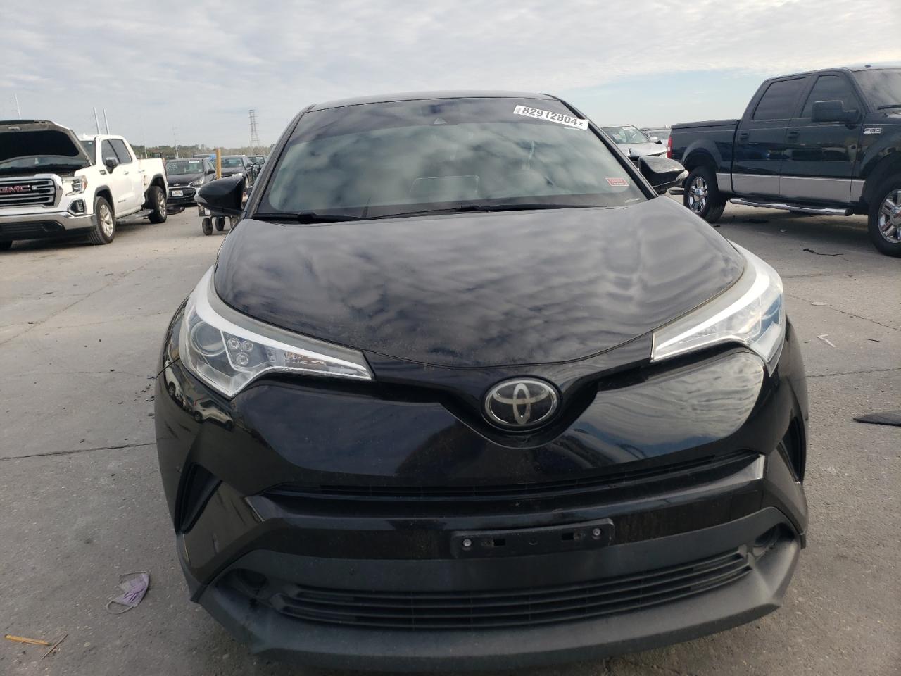 VIN NMTKHMBX8KR100123 2019 TOYOTA C-HR no.5