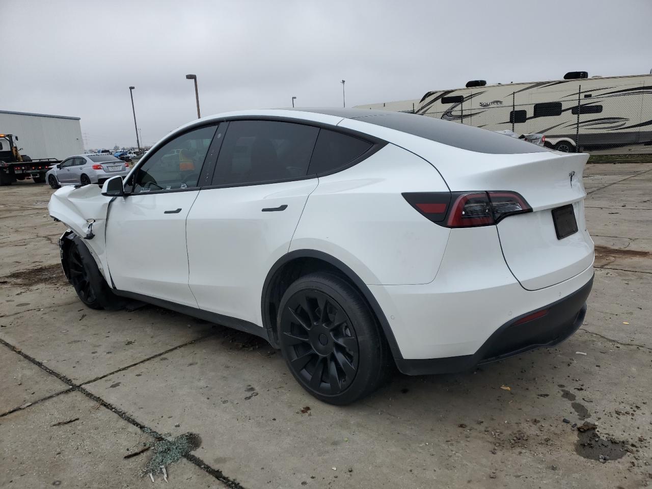 VIN 7SAYGDEE1NF320224 2022 TESLA MODEL Y no.2