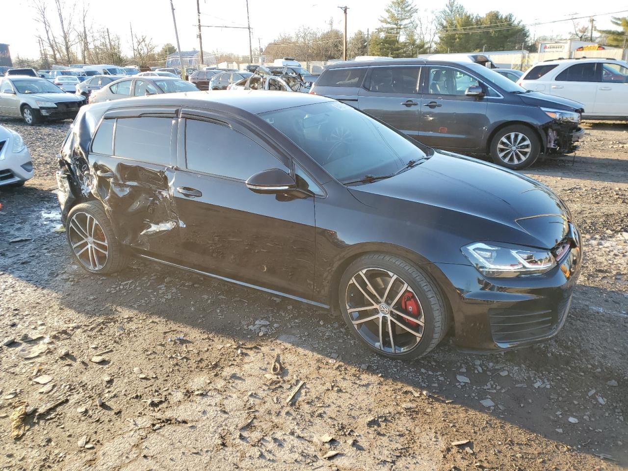 VIN 3VW547AU0HM023143 2017 VOLKSWAGEN GTI no.4