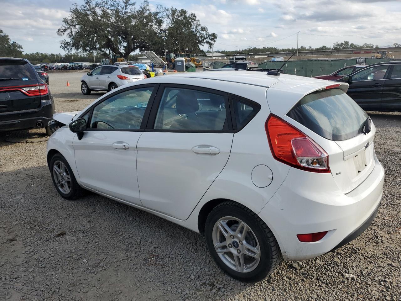 VIN 3FADP4EJXKM107987 2019 FORD FIESTA no.2