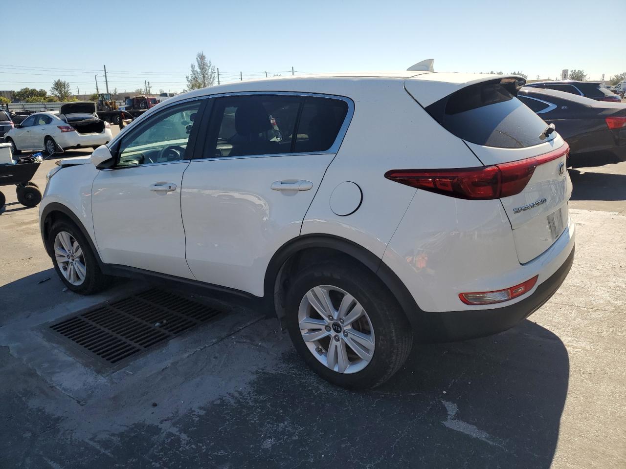 VIN KNDPM3ACXK7578503 2019 KIA SPORTAGE no.2