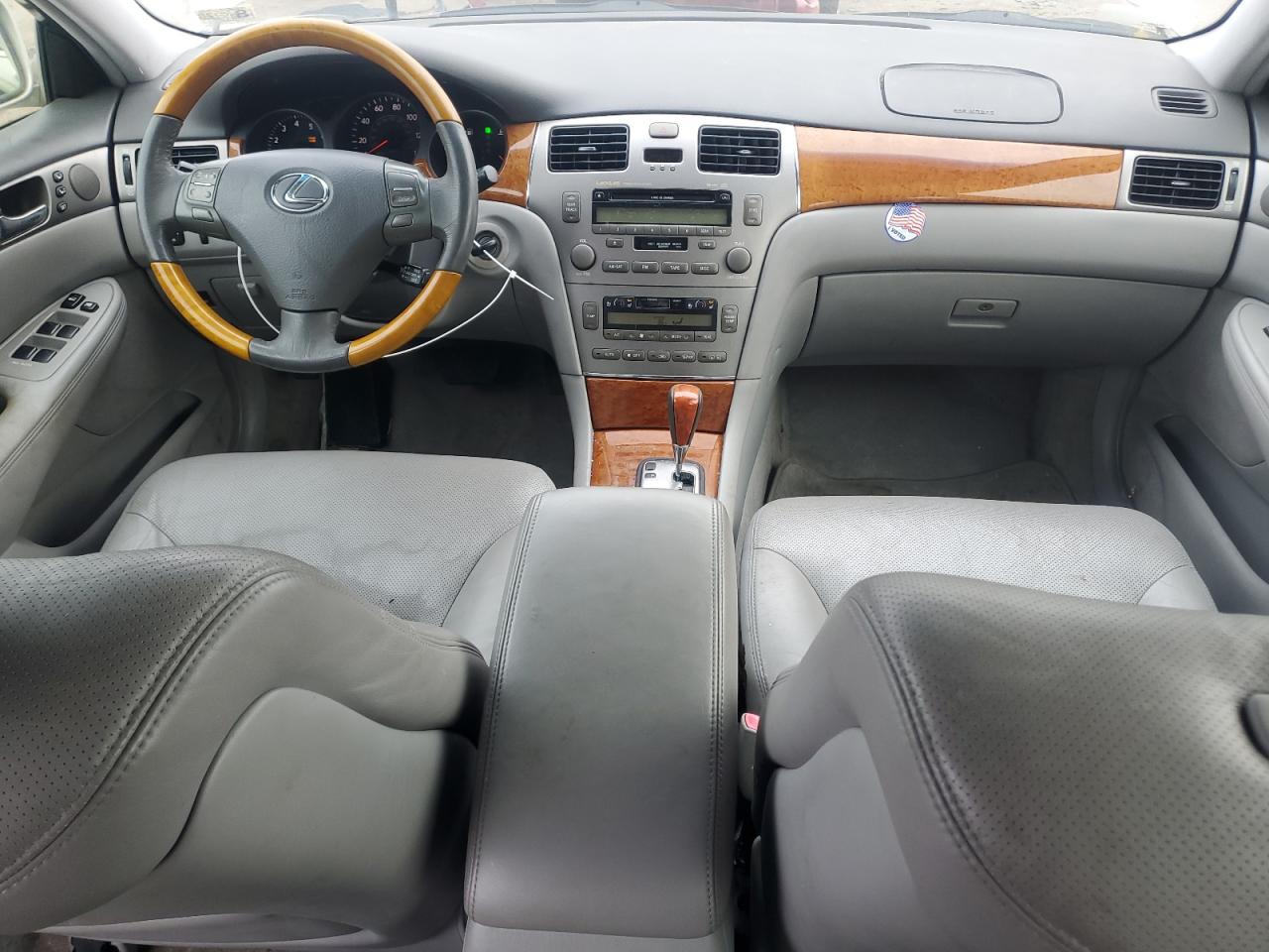 2005 Lexus ES - Image 8