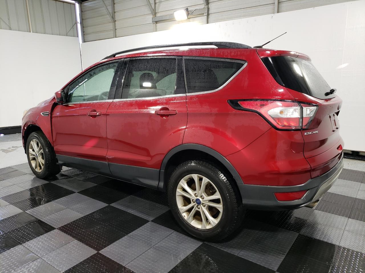 VIN 1FMCU9G99JUC13674 2018 FORD ESCAPE no.2