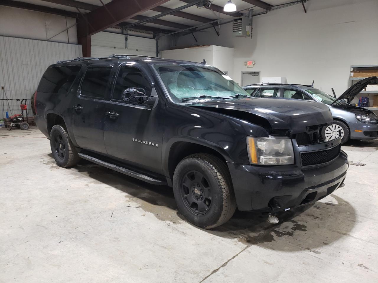 2009 Chevrolet Suburban - Image 4