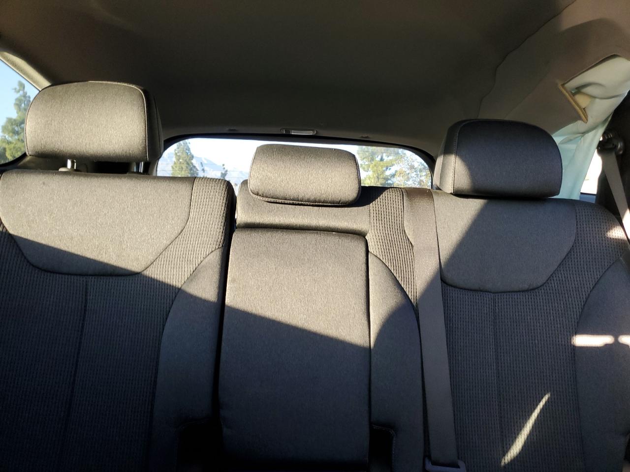 2022 Hyundai Santa Fe - Image 10