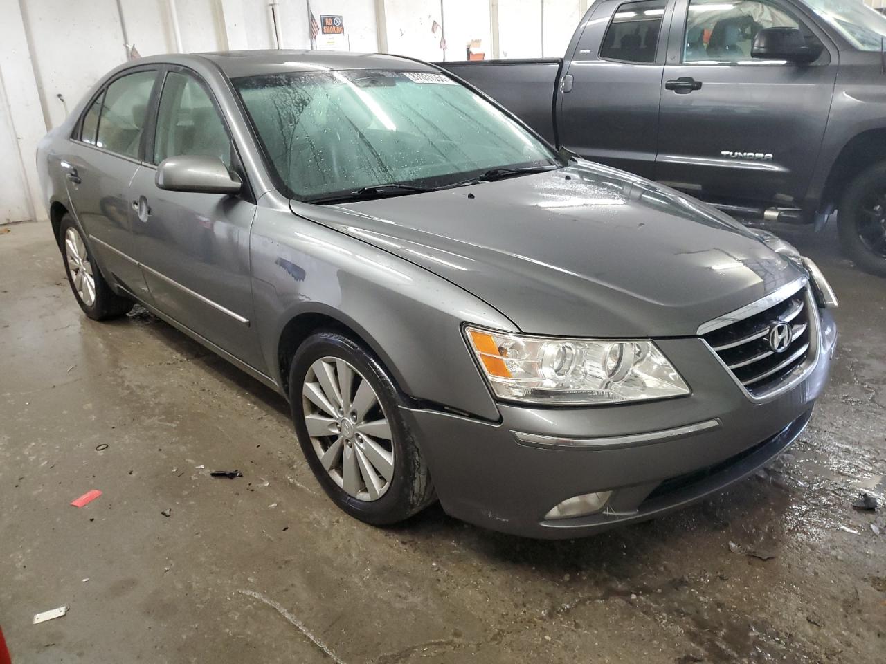 2010 Hyundai Sonata - Image 4