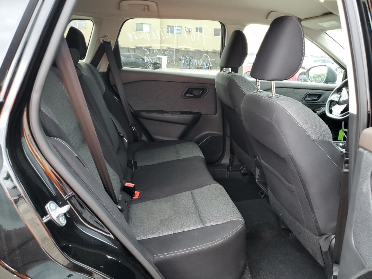 2021 Nissan Rogue - Image 11