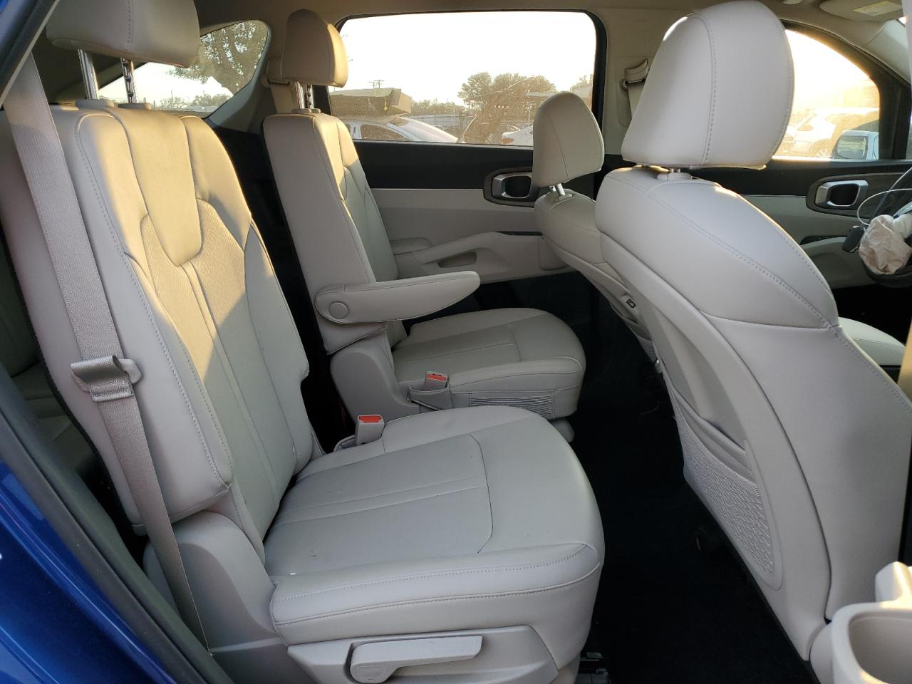 2023 Kia Sorento - Image 11