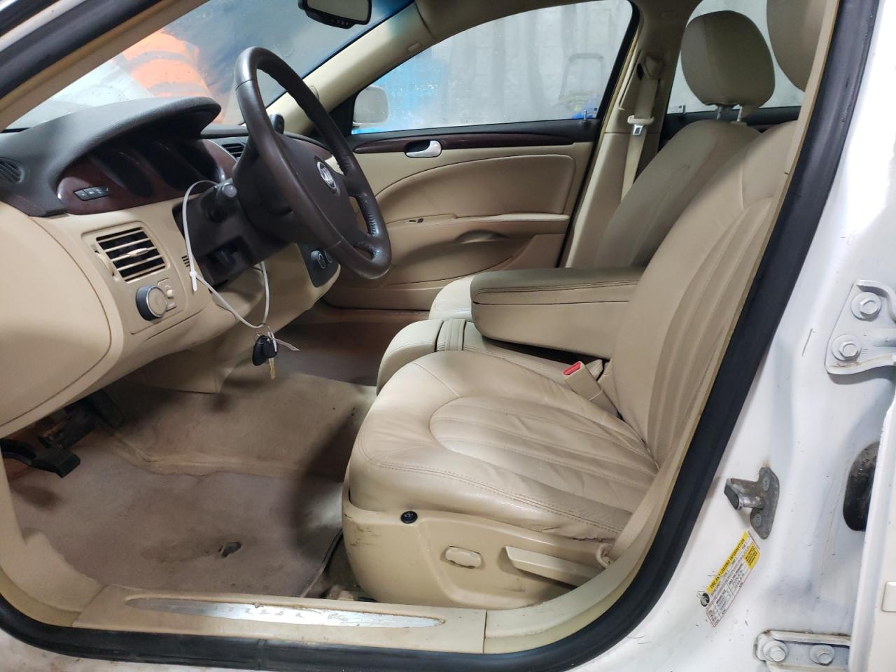 2010 Buick Lucerne - Image 7