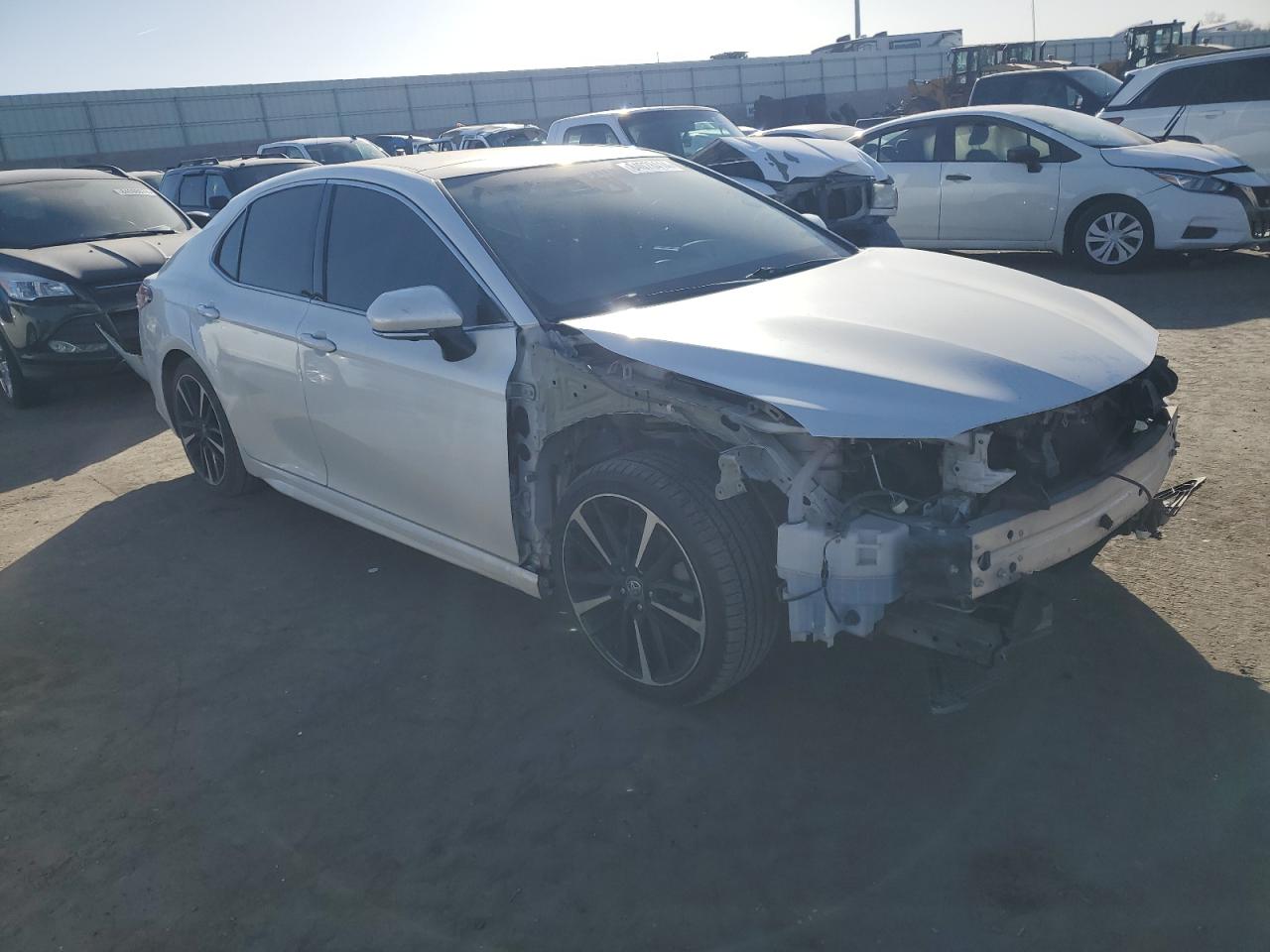 VIN 4T1BZ1HK2JU011310 2018 TOYOTA CAMRY no.4