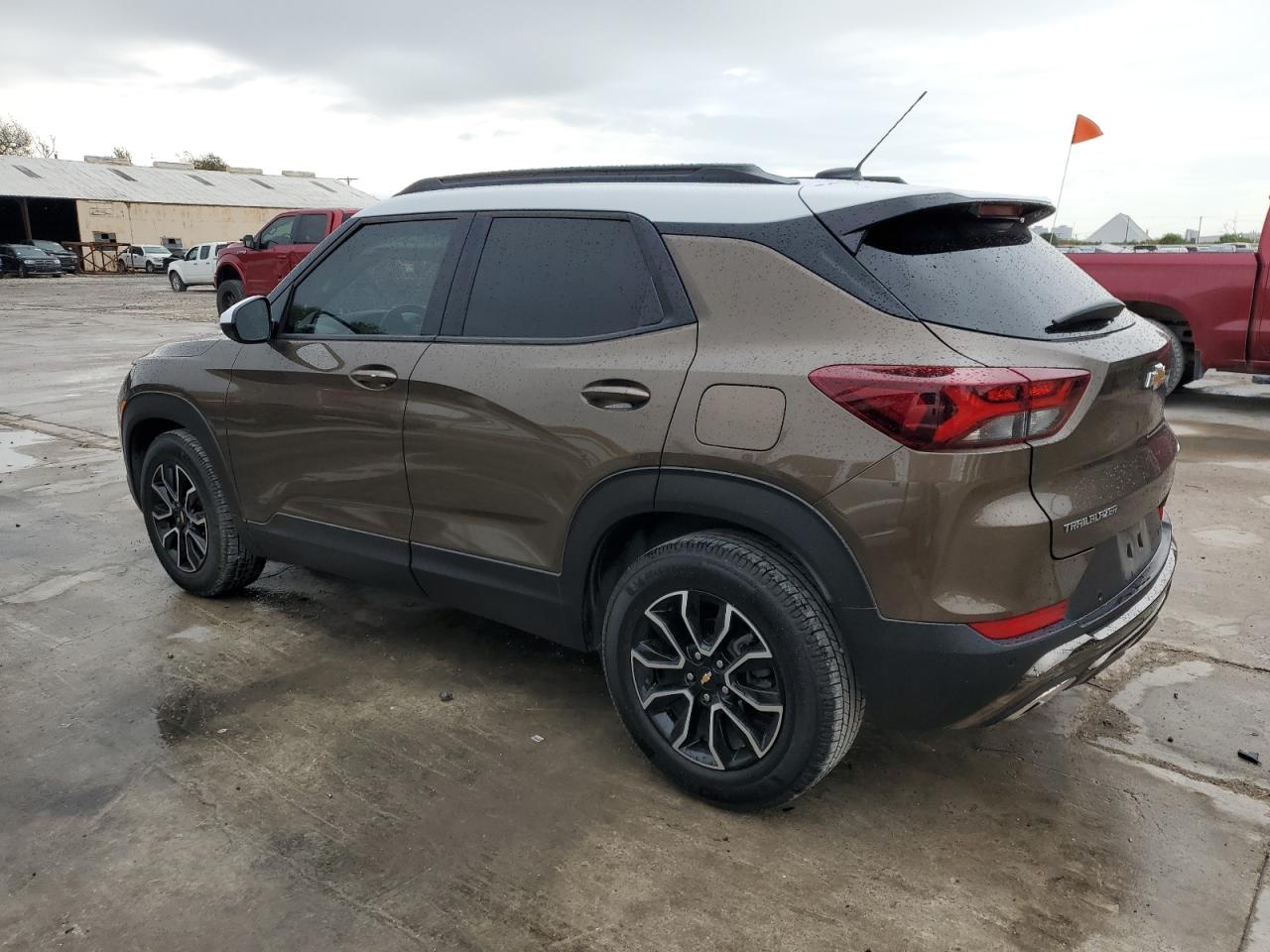 2021 Chevrolet TrailBlazer - Image 2