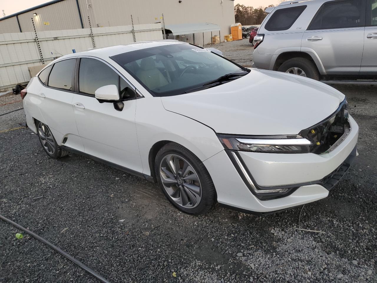 VIN JHMZC5F31JC004201 2018 HONDA CLARITY no.4