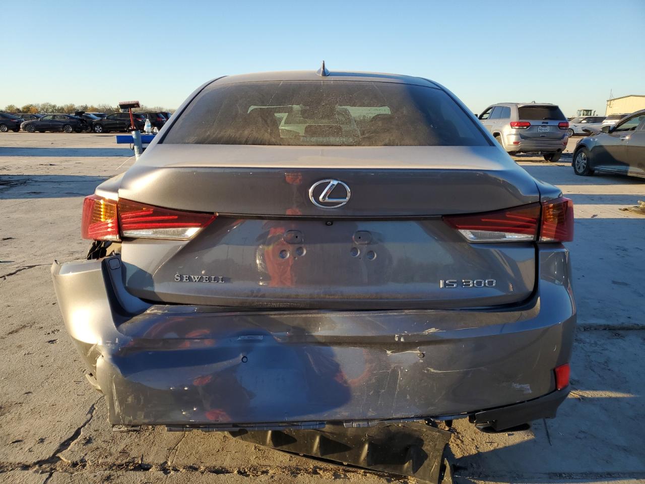 2019 Lexus IS - Image 6