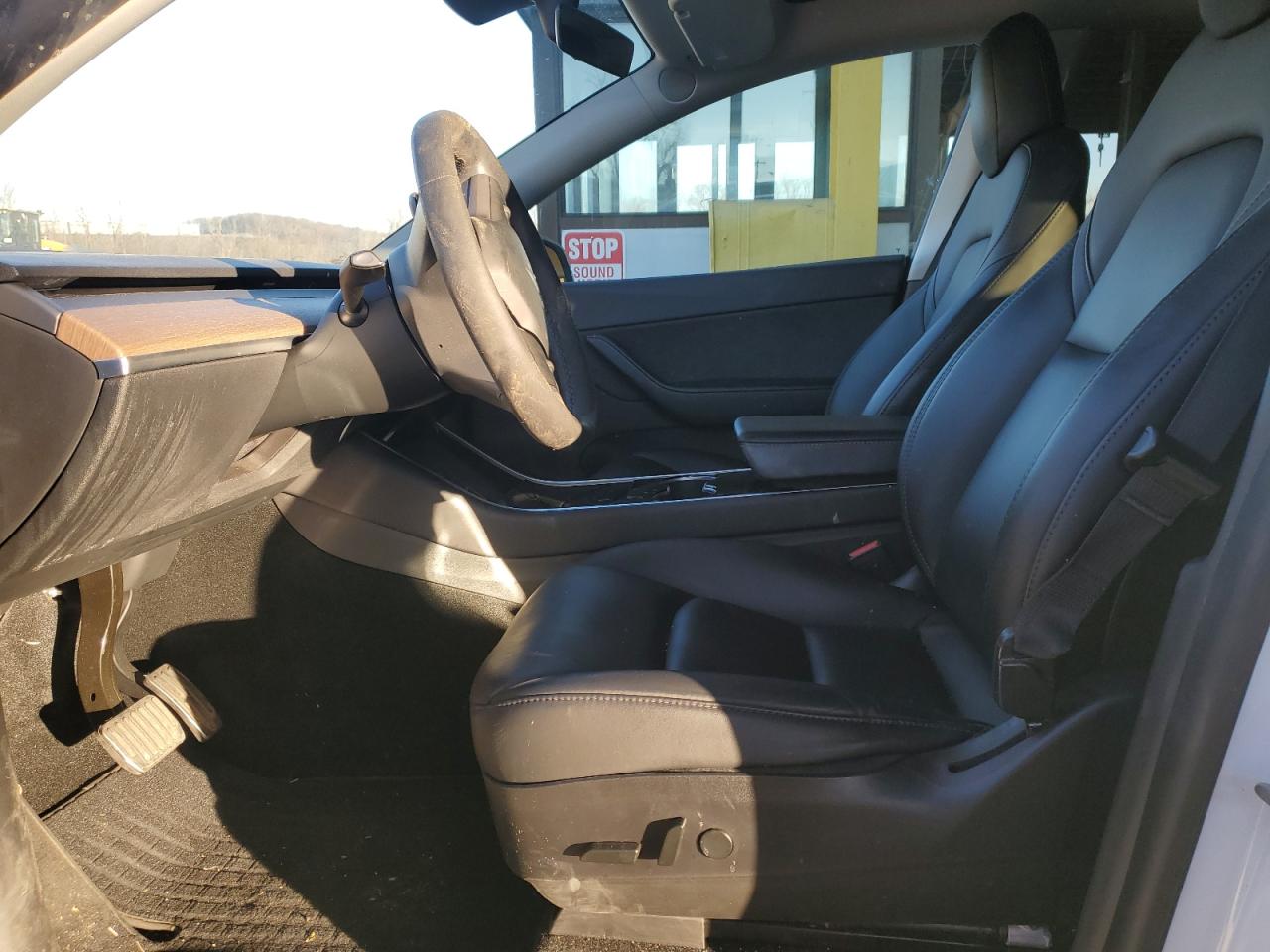 2020 Tesla Model Y VIN: 5YJYGDEEXLF031868 Lot: 83763674