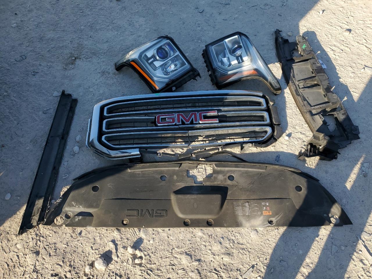 2016 GMC Yukon Slt VIN: 1GKS1BKC1GR400779 Lot: 82254404