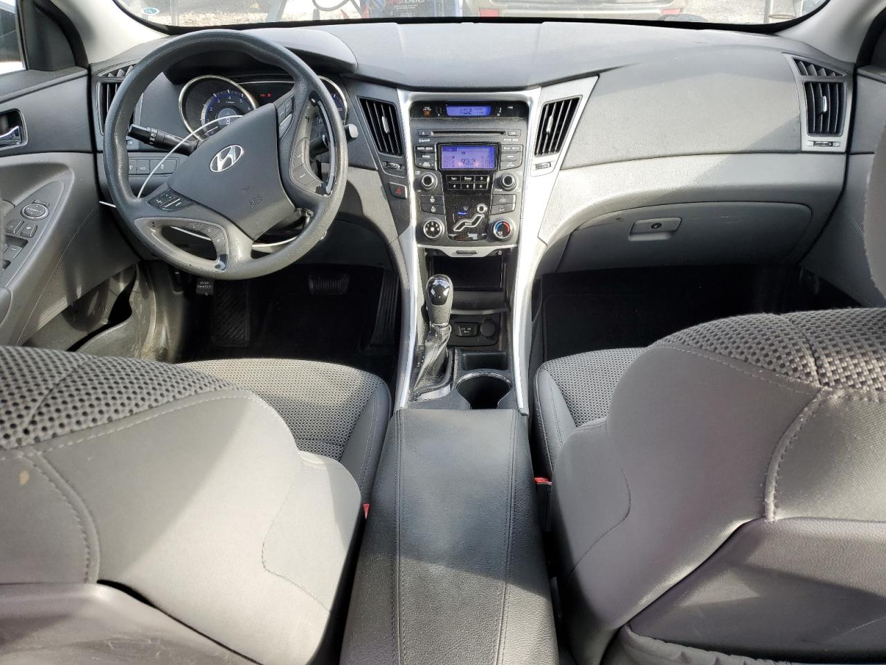 2012 Hyundai Sonata - Image 8