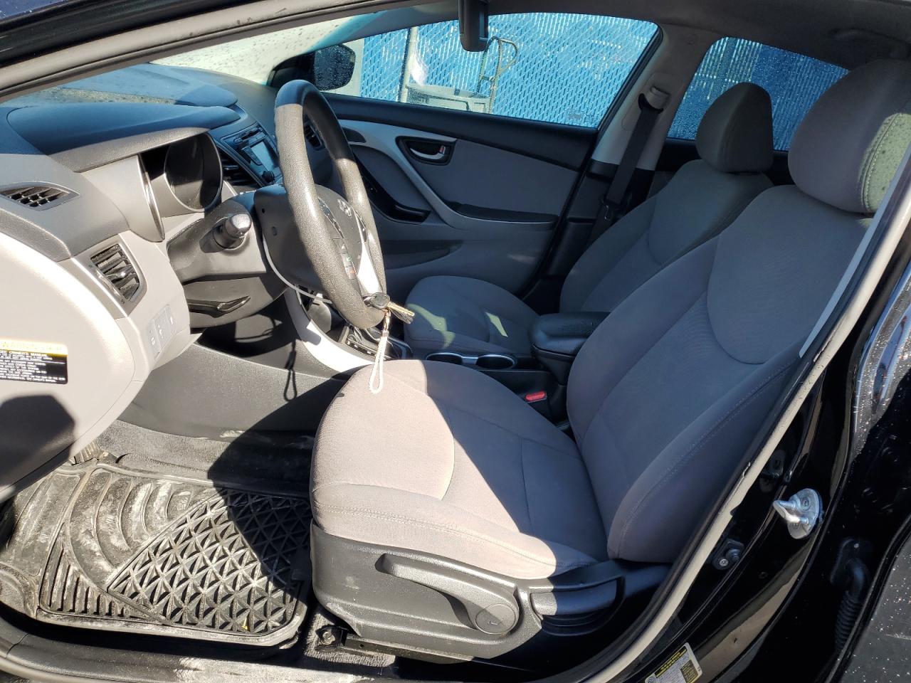 2016 Hyundai Elantra - Image 7
