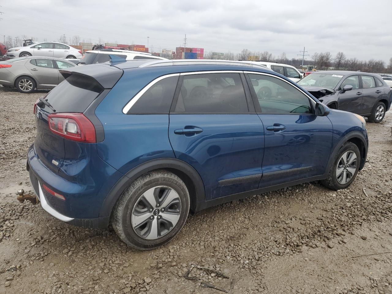 VIN KNDCB3LCXH5051583 2017 KIA NIRO no.3