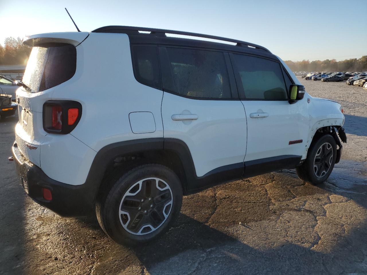 VIN ZACCJBCT2GPD80166 2016 JEEP RENEGADE no.3