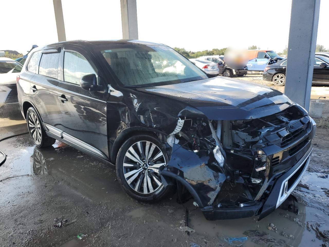 2019 Mitsubishi Outlander - Image 4