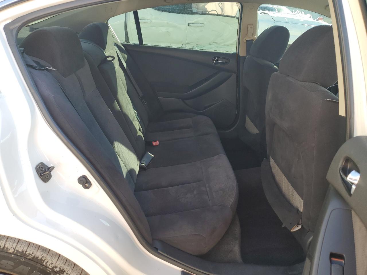 2009 Nissan Altima - Image 10