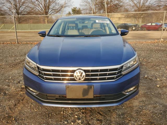  VOLKSWAGEN PASSAT 2017 Синій