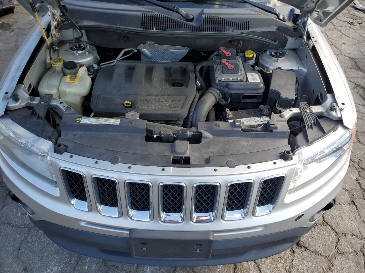 2011 Jeep Compass - Image 12