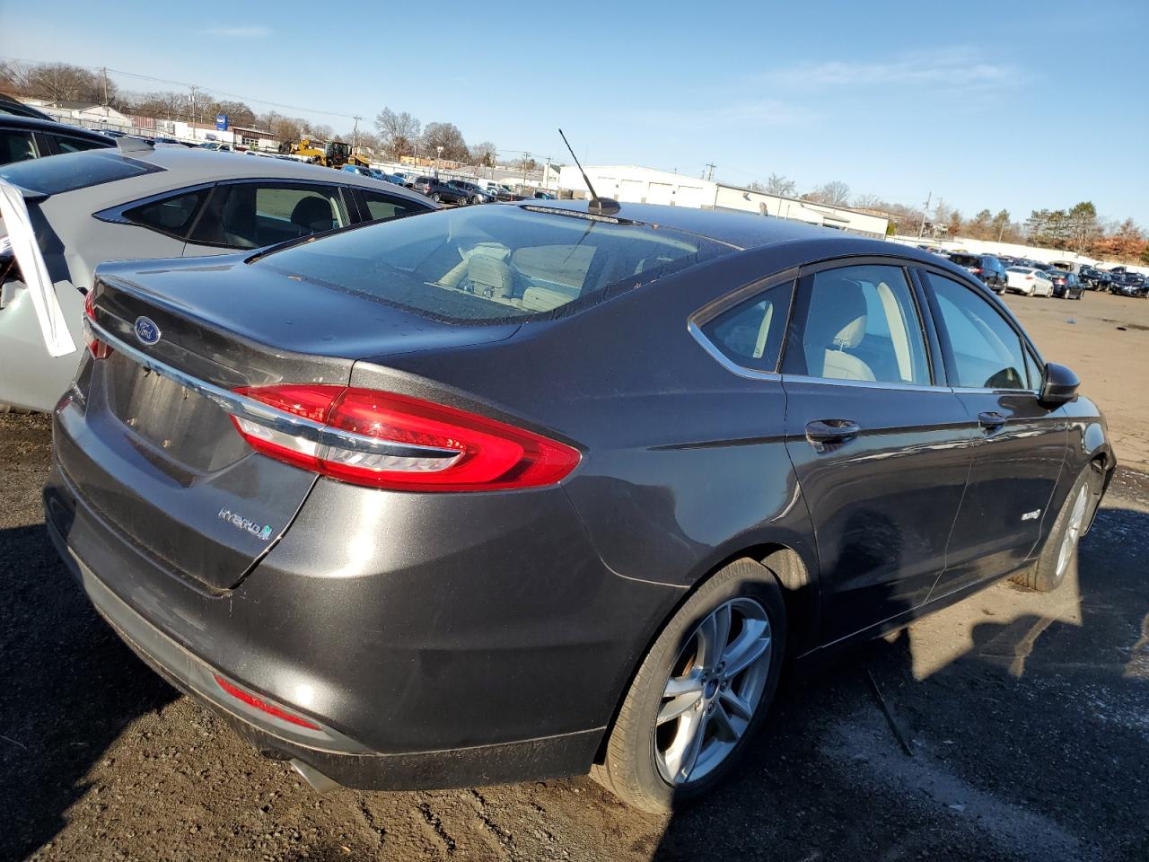 VIN 3FA6P0UU8JR122857 2018 FORD FUSION no.3