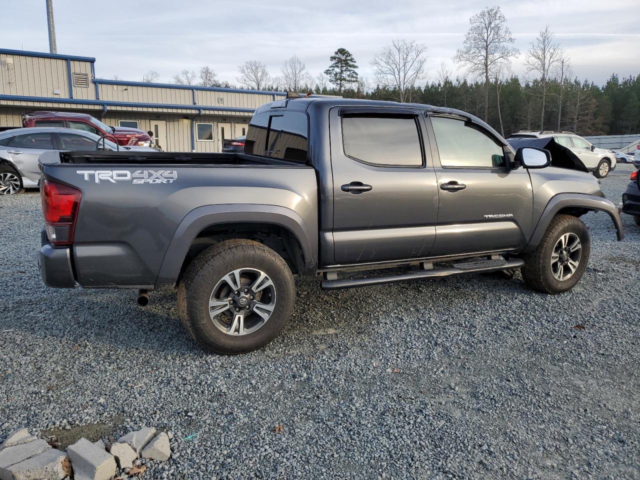 2019 Toyota Tacoma - Image 3