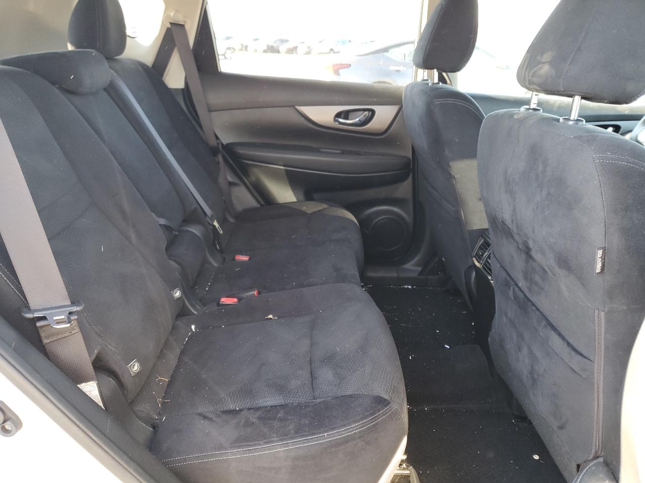 2016 Nissan Rogue - Image 11