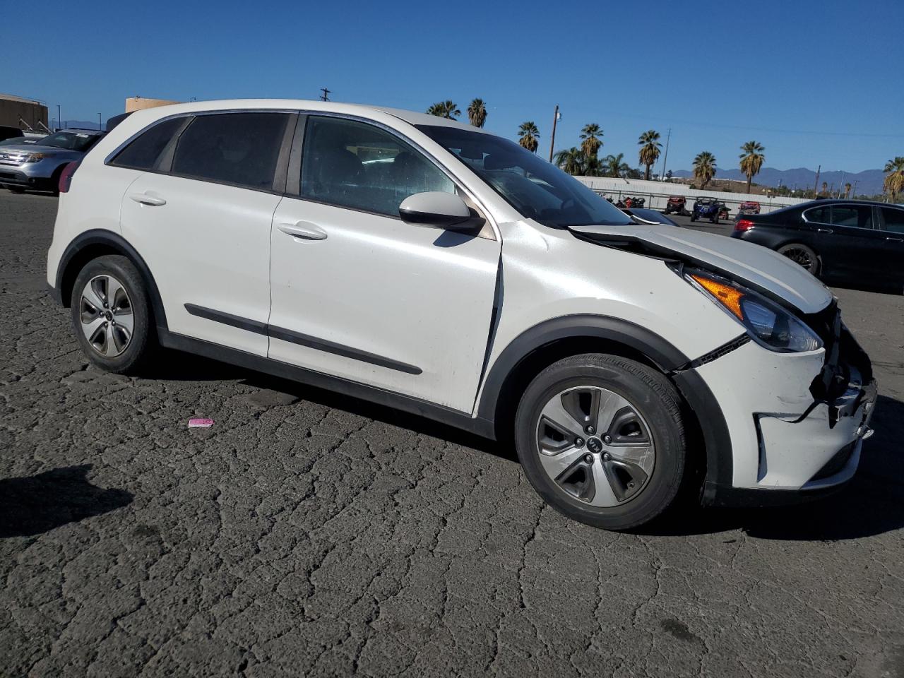 VIN KNDCB3LC4J5203556 2018 KIA NIRO no.4