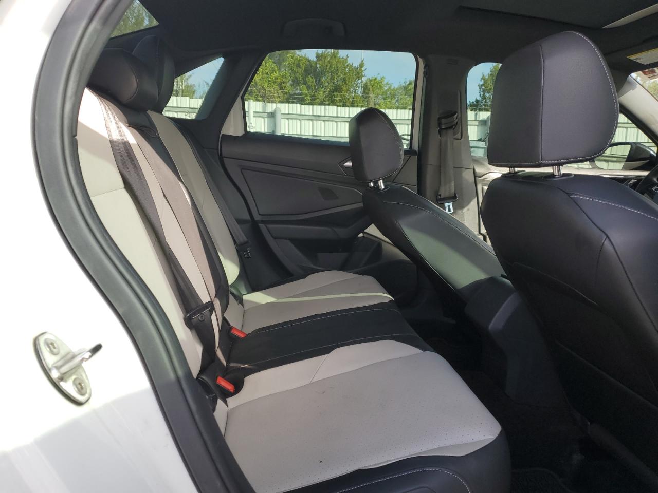 2019 Volkswagen Jetta - Image 10