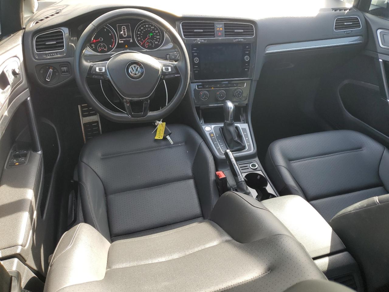 2019 Volkswagen Golf - Image 8