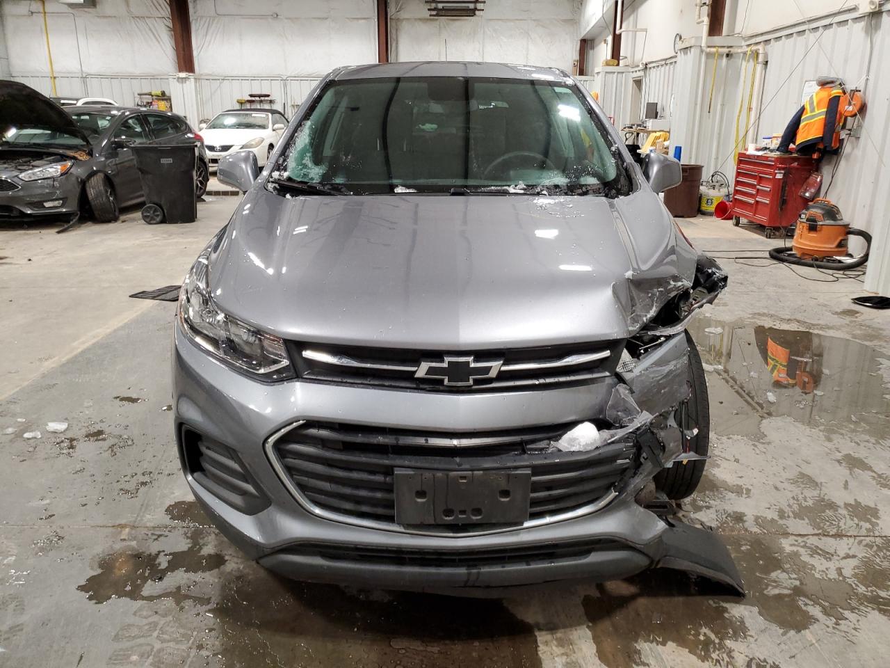 VIN 3GNCJKSB4LL240686 2020 CHEVROLET TRAX no.5