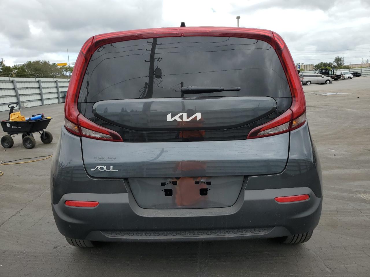 VIN KNDJ23AU1N7821477 2022 KIA SOUL no.6