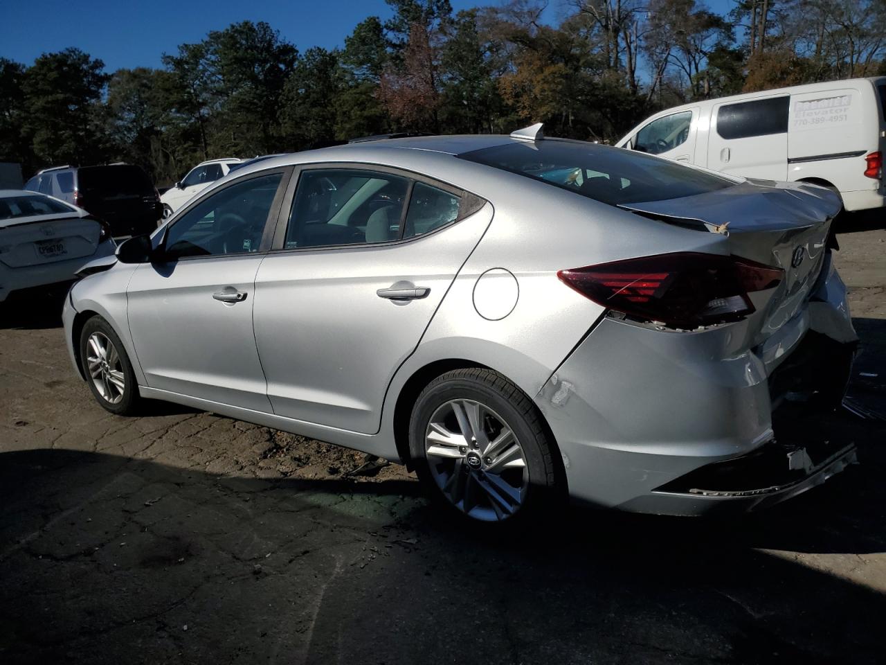 VIN 5NPD84LF7KH415503 2019 HYUNDAI ELANTRA no.2