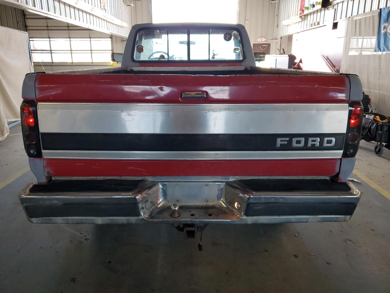 1992 Ford F250 VIN: 1FTHF26HXNNA56967 Lot: 83226474