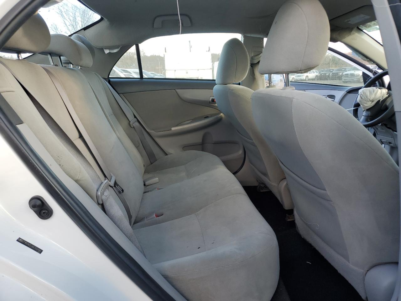 2010 Toyota Corolla - Image 10