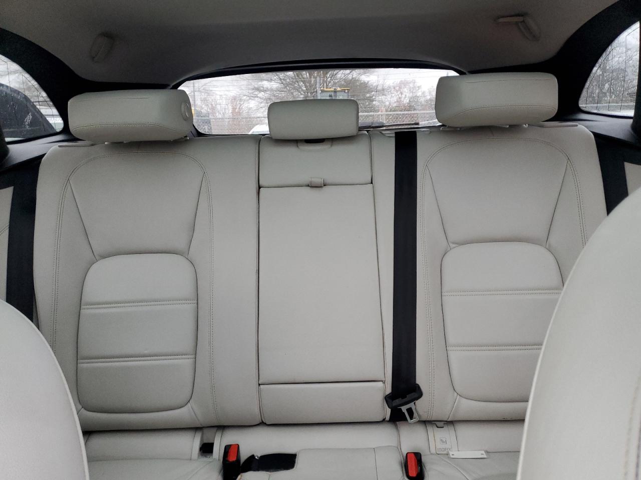 2017 Jaguar F-Pace - Image 10