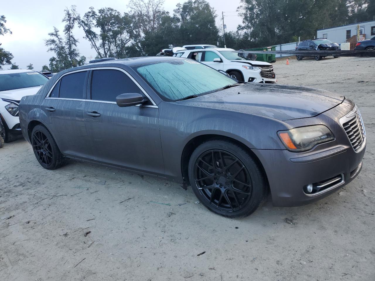 VIN 2C3CCABG4DH643896 2013 CHRYSLER 300 no.4