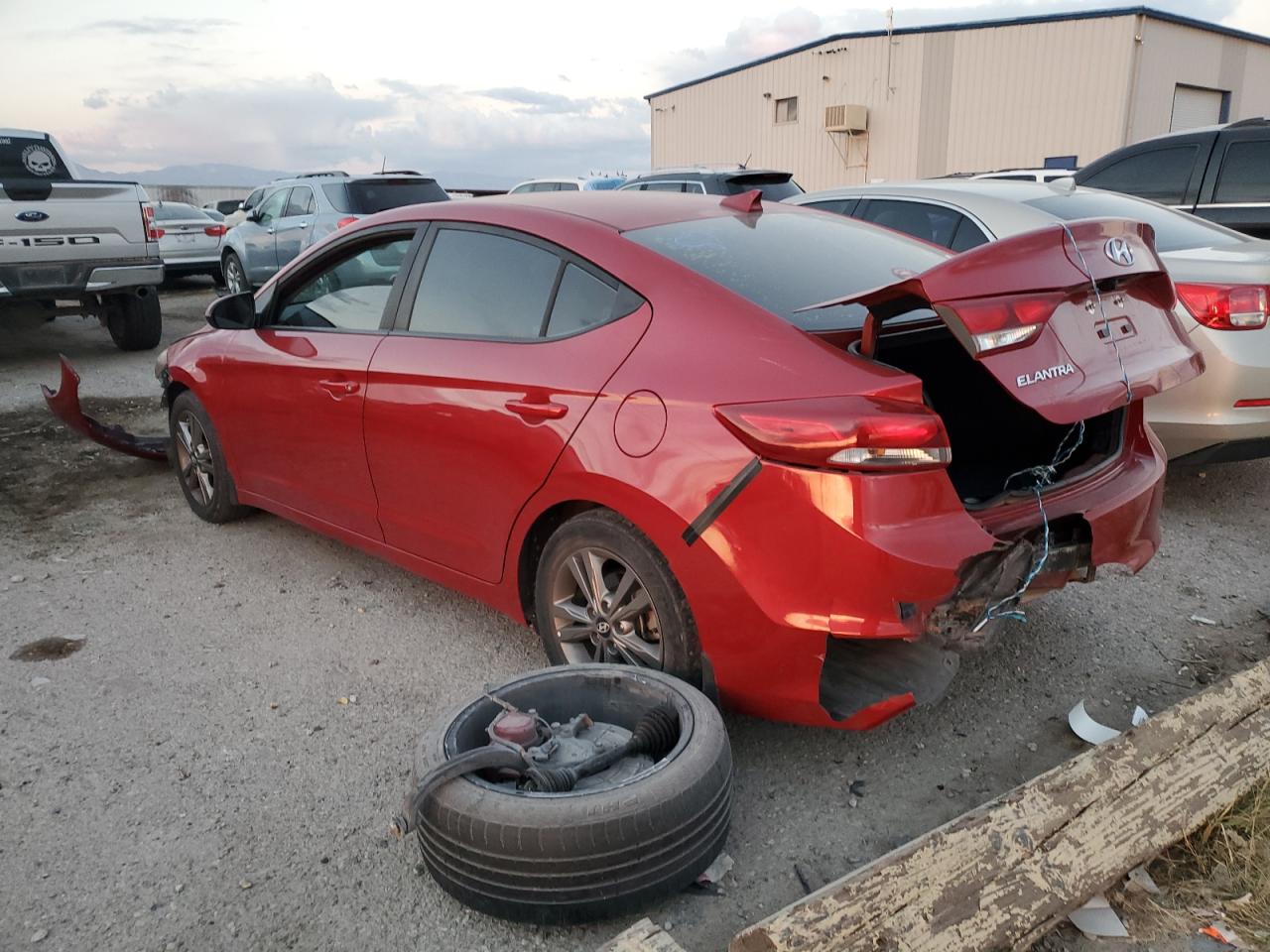 VIN 5NPD84LF2JH367732 2018 HYUNDAI ELANTRA no.2